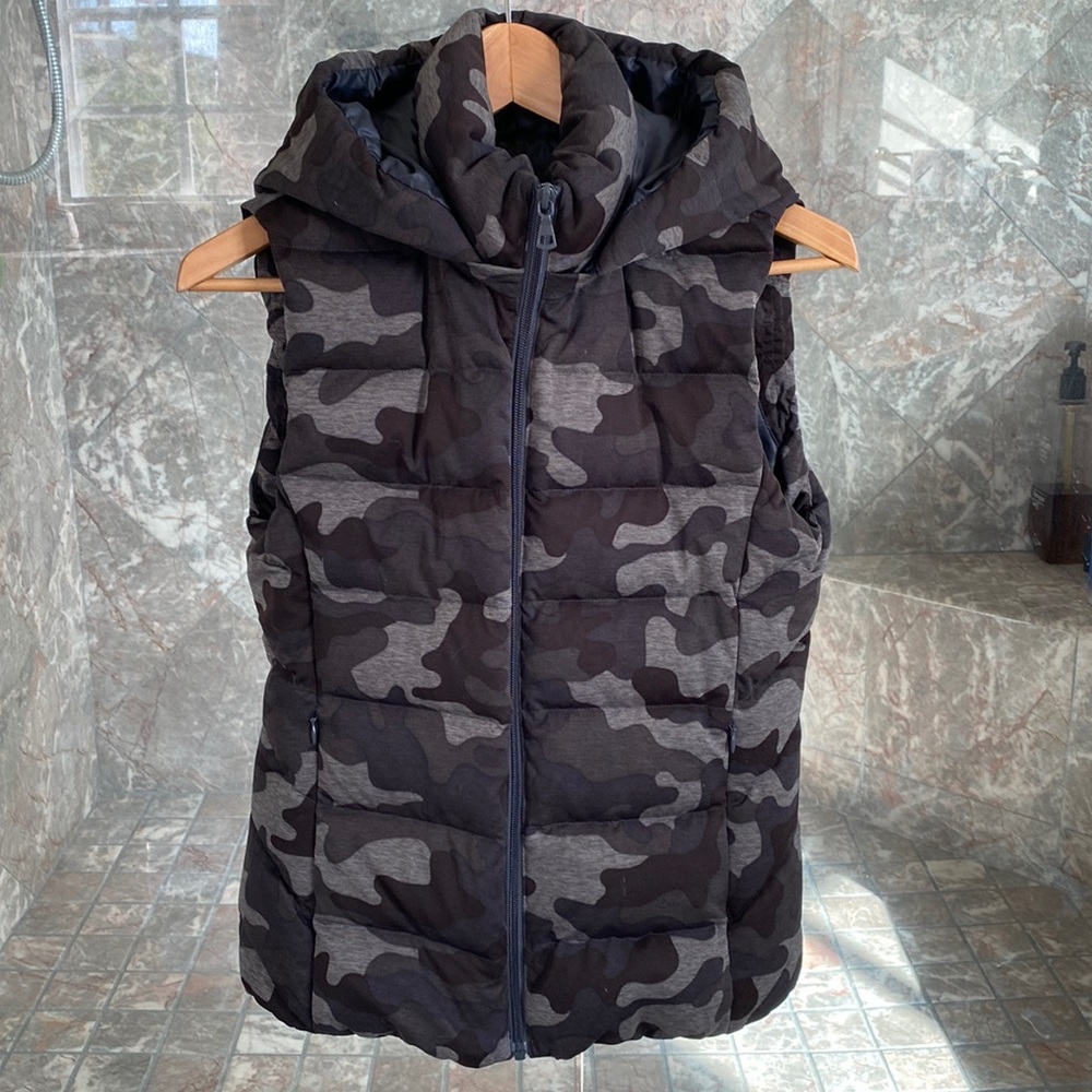 Uniqlo Down Puffy Vest 💚🖤💚🖤